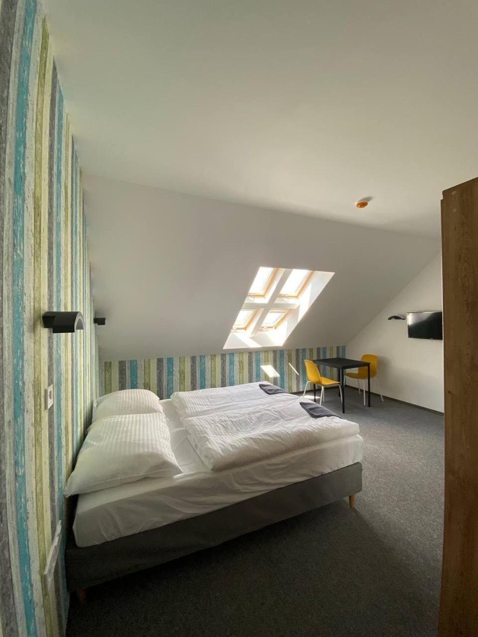 Rc Jecna Rooms Praga Esterno foto